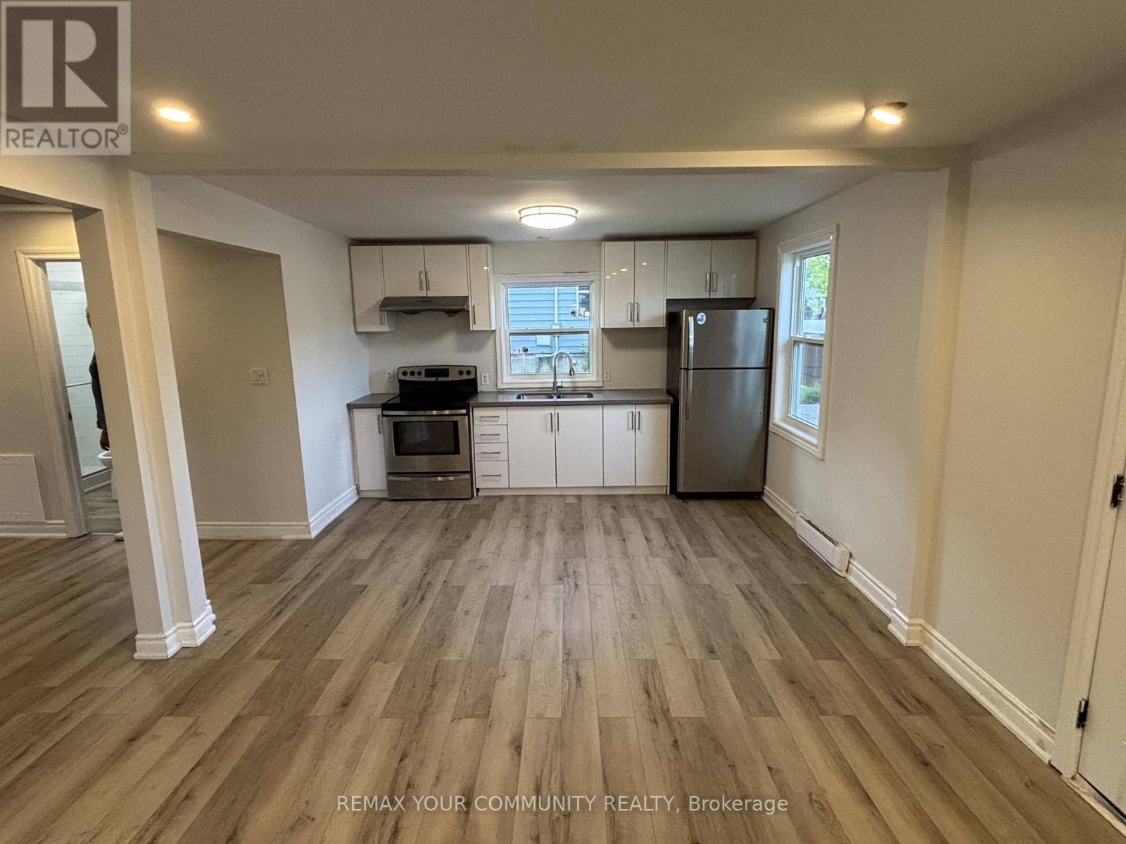 262 THE QUEENSWAY ROAD S - Image 9