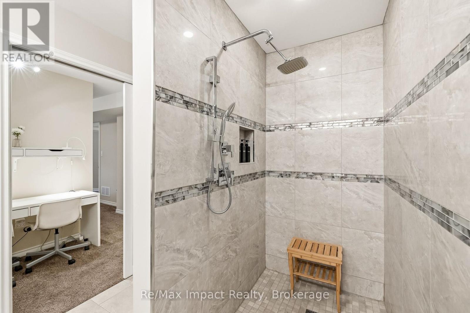 293 BLUE HERON DRIVE - 33