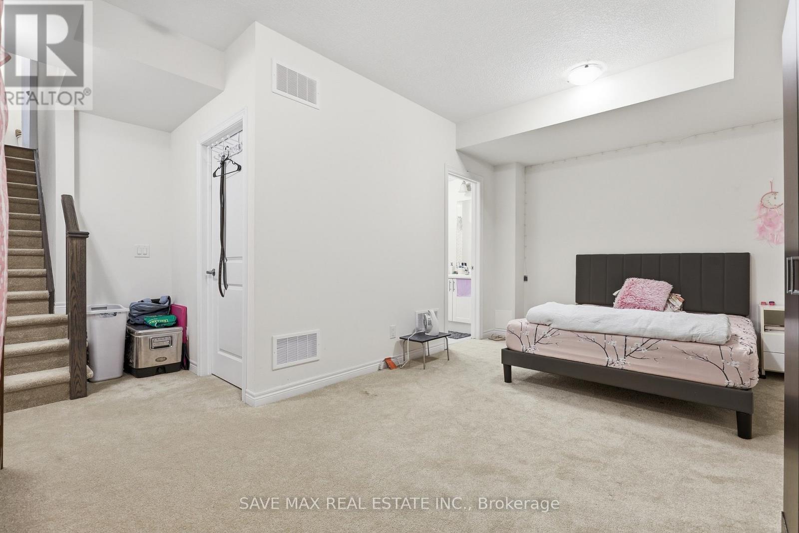216 BROADACRE DRIVE - 14