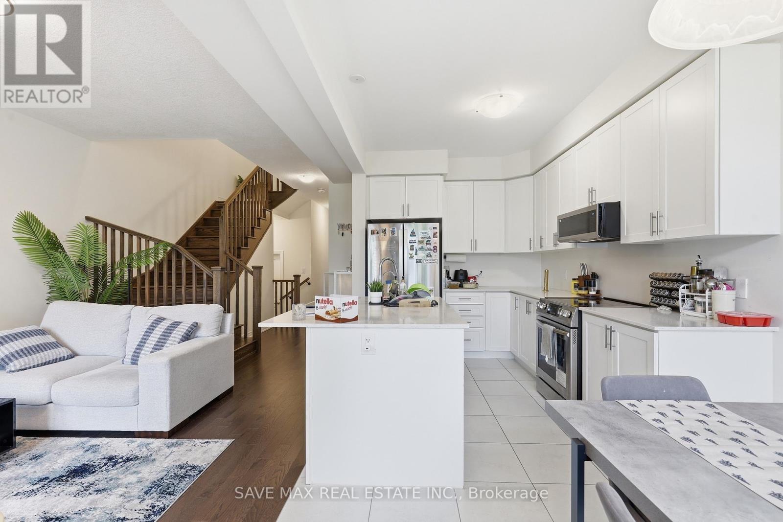 216 BROADACRE DRIVE - 10