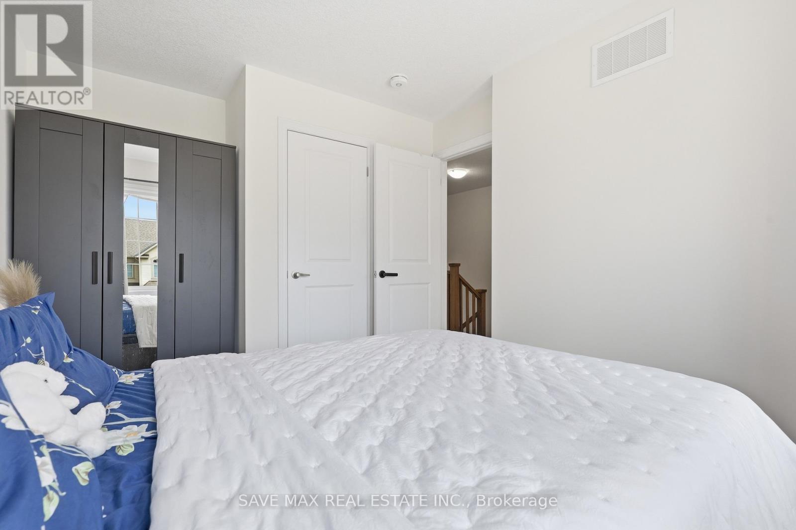 216 BROADACRE DRIVE - 13