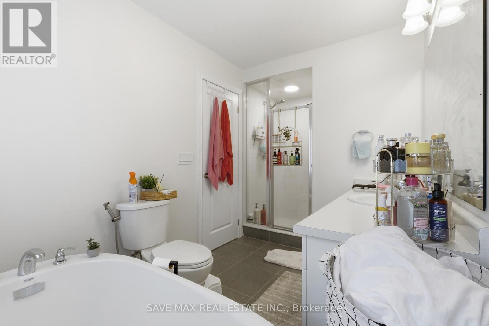 216 BROADACRE DRIVE - 34