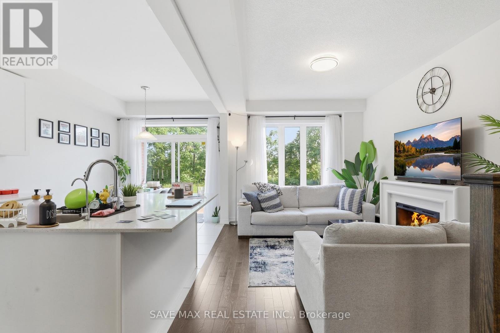 216 BROADACRE DRIVE - 24