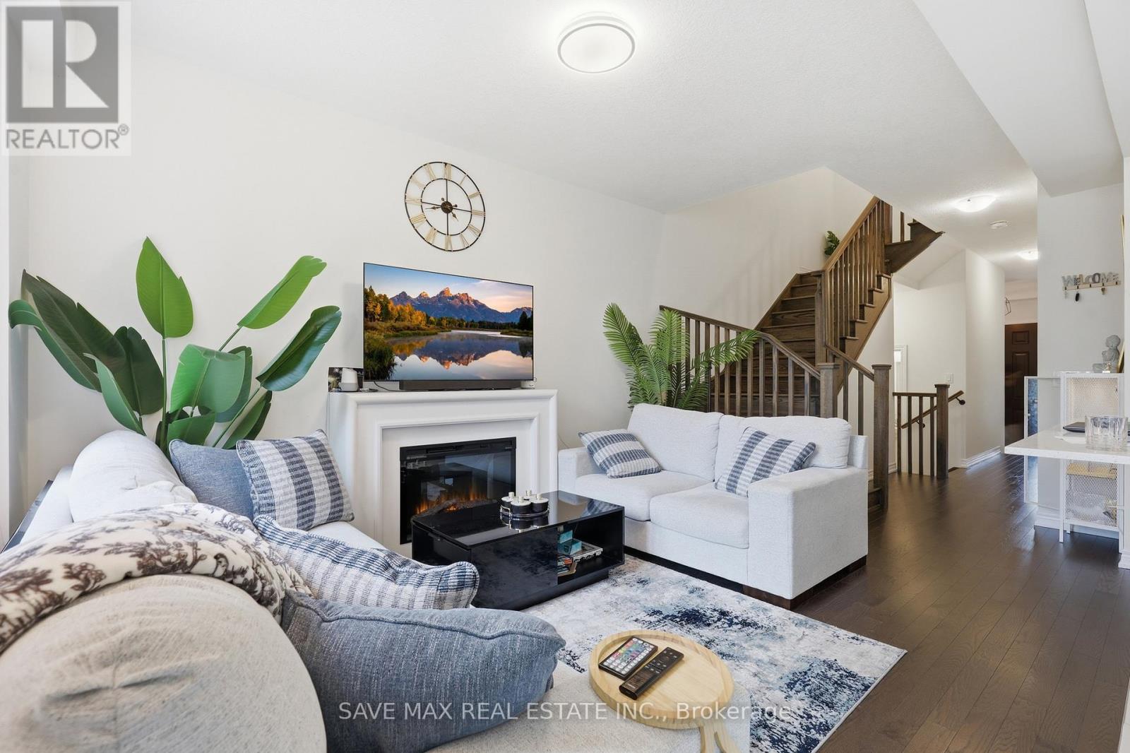216 BROADACRE DRIVE - 5