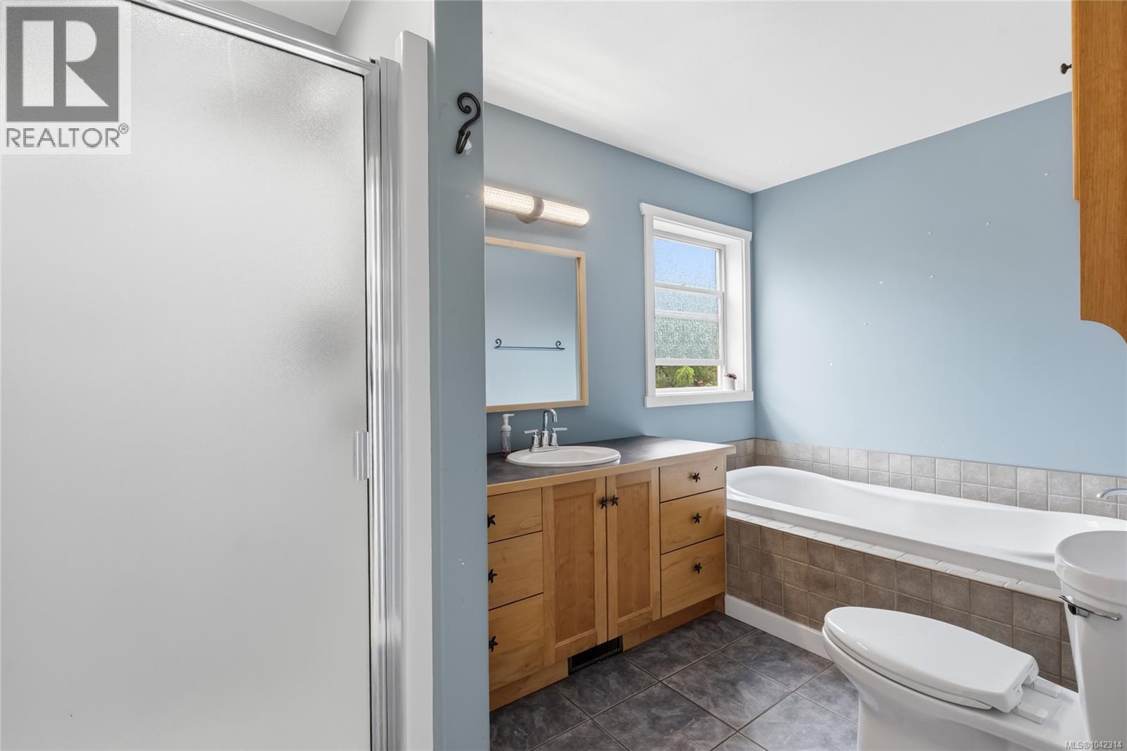 1302 Victoria Rd, Ucluelet