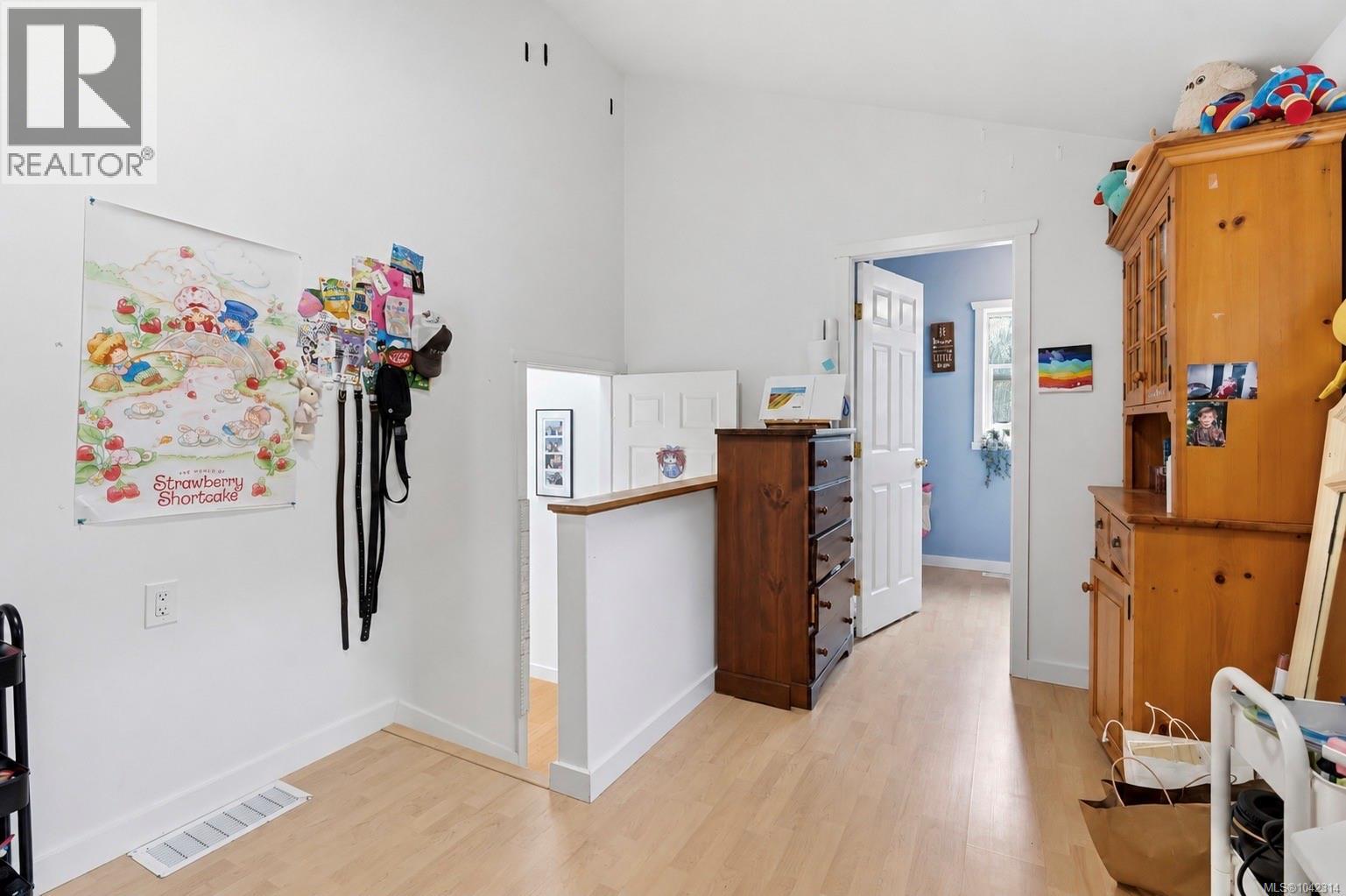 1302 Victoria Rd, Ucluelet