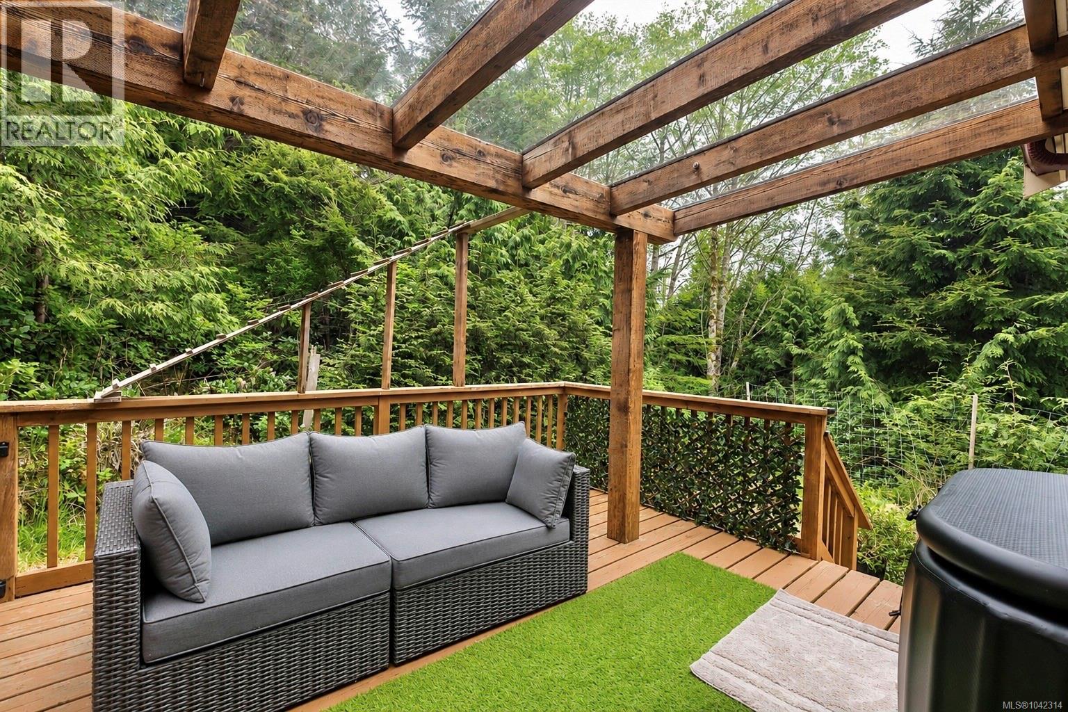 1302 Victoria Rd, Ucluelet