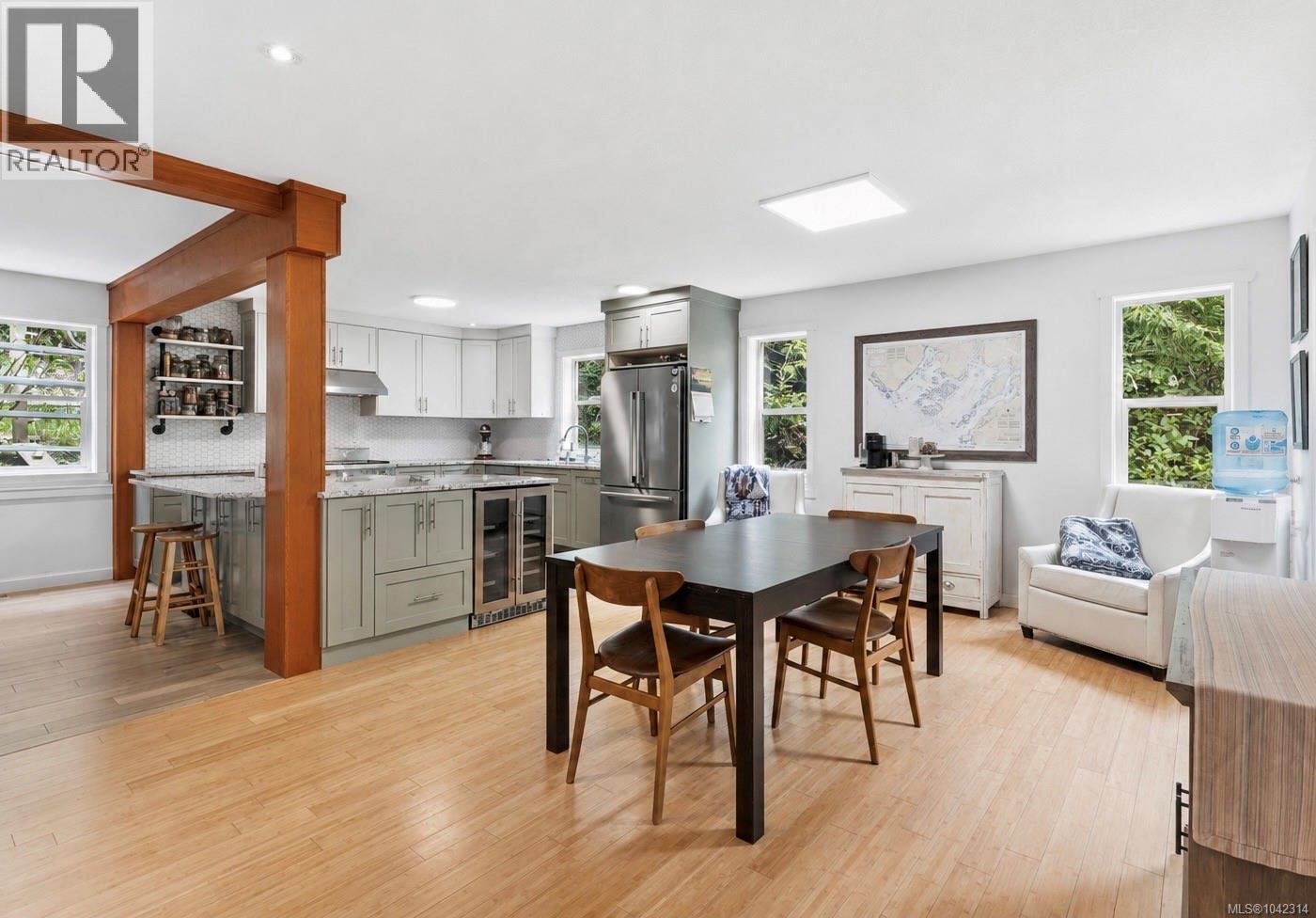 1302 Victoria Rd, Ucluelet
