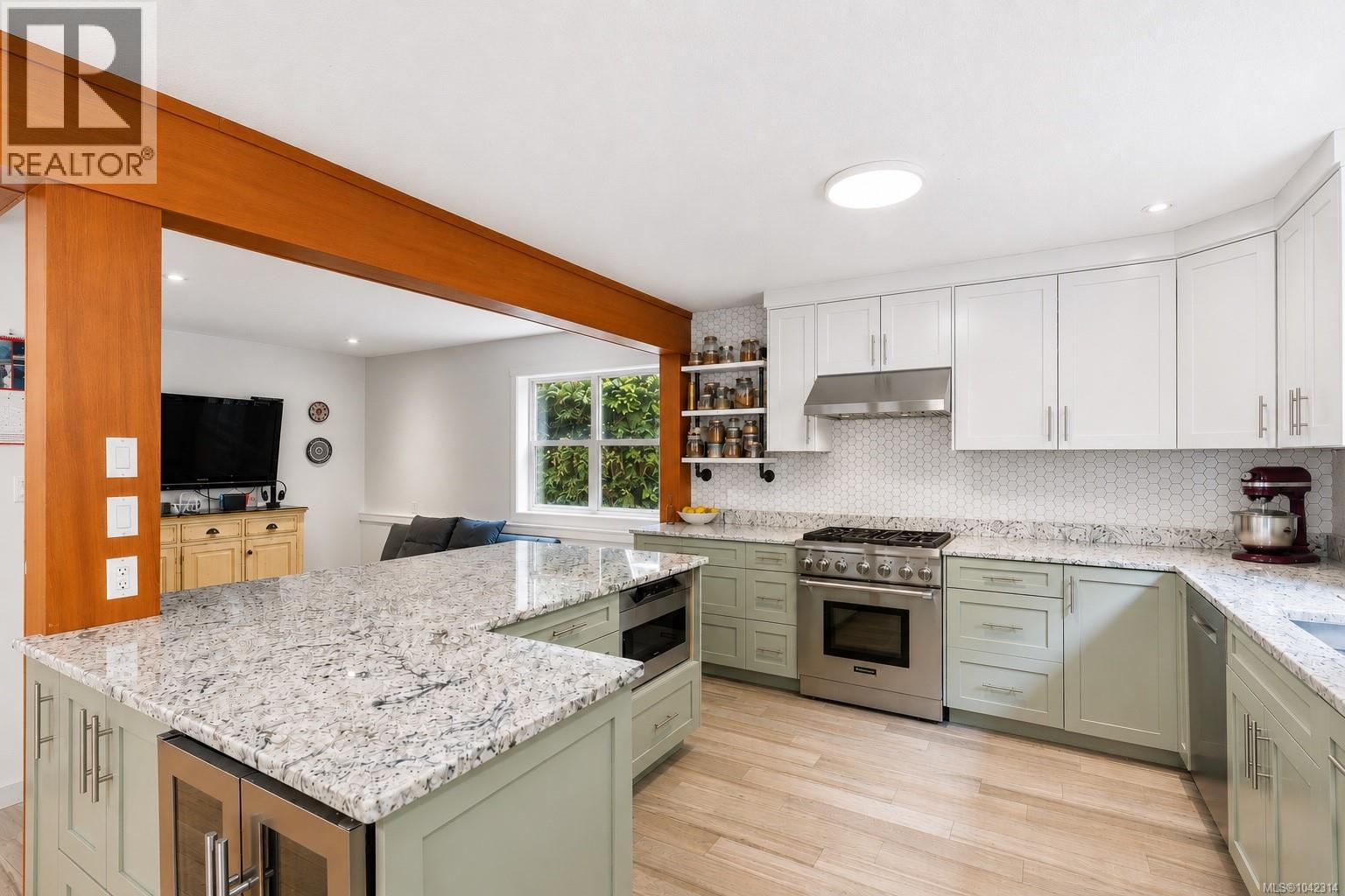 1302 Victoria Rd, Ucluelet