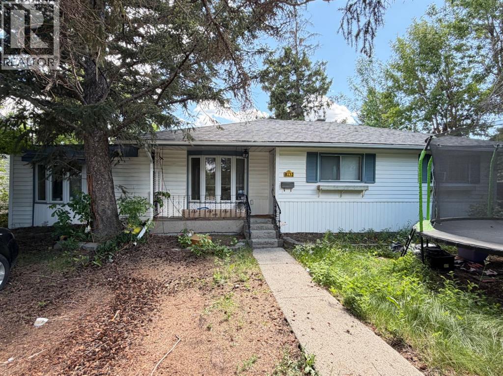 8131 44 Avenue NW - photo 2