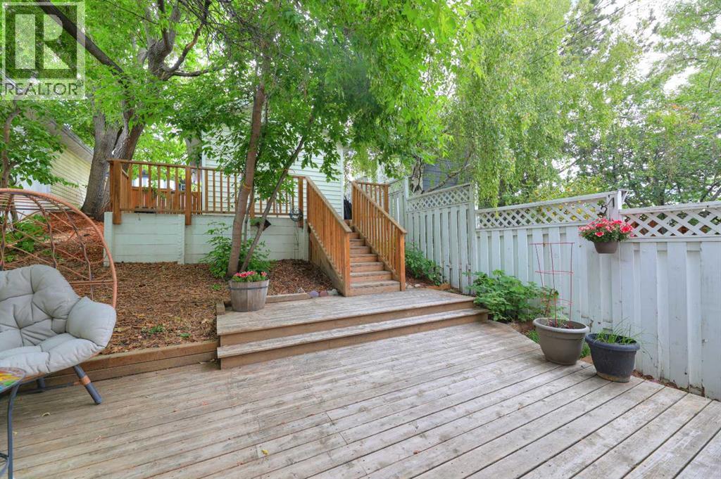 1908 30 Avenue SW — photo 6