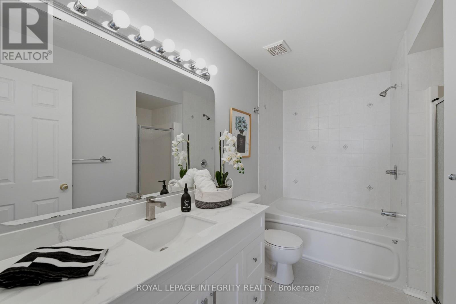 3 Bed, 3 Bath House for Sale in Ottawa – 160 DEERCROFT AVENUE, Ottawa – MLS# X13524788 - Image 19