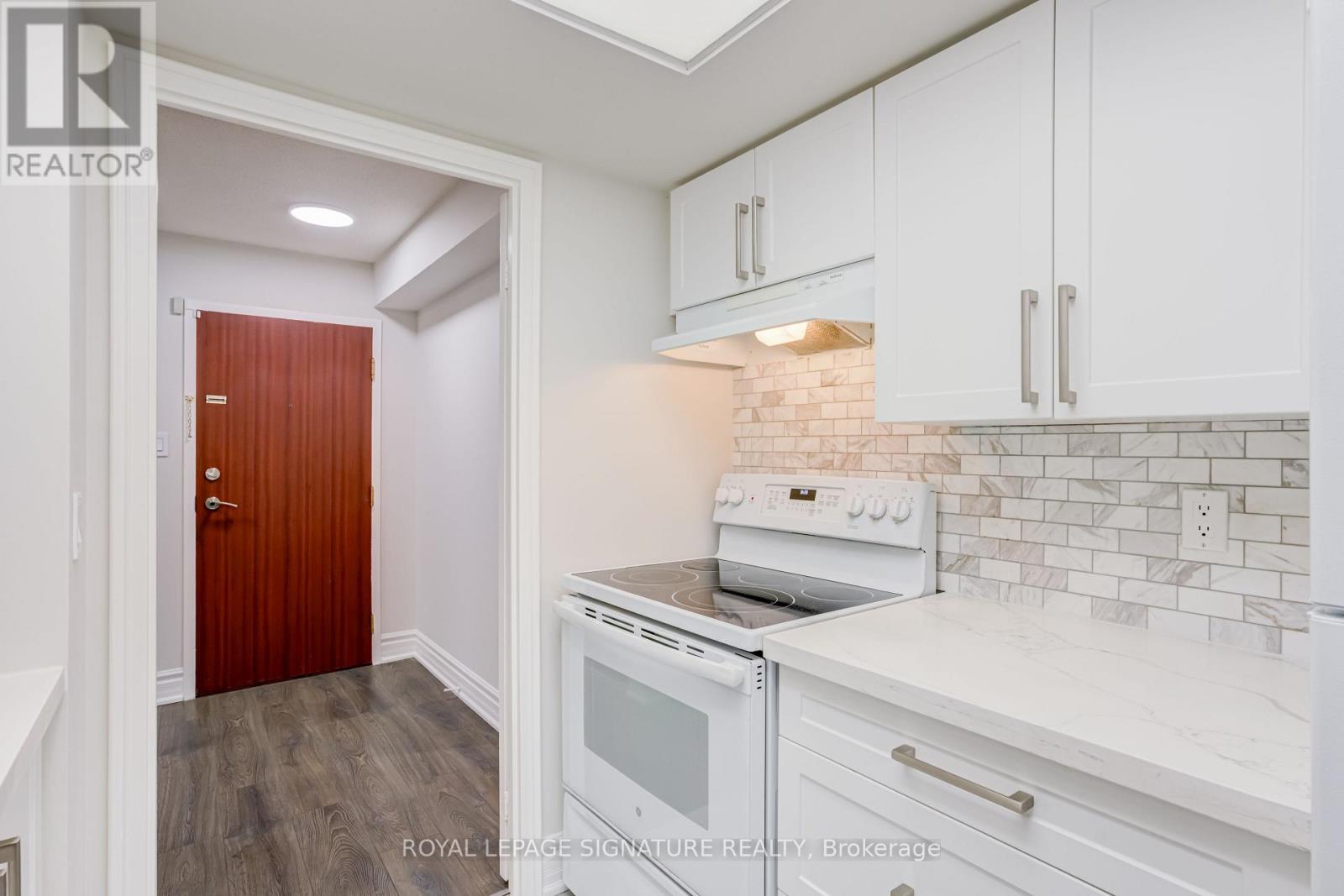 #405 880 DUNDAS STREET W - 8