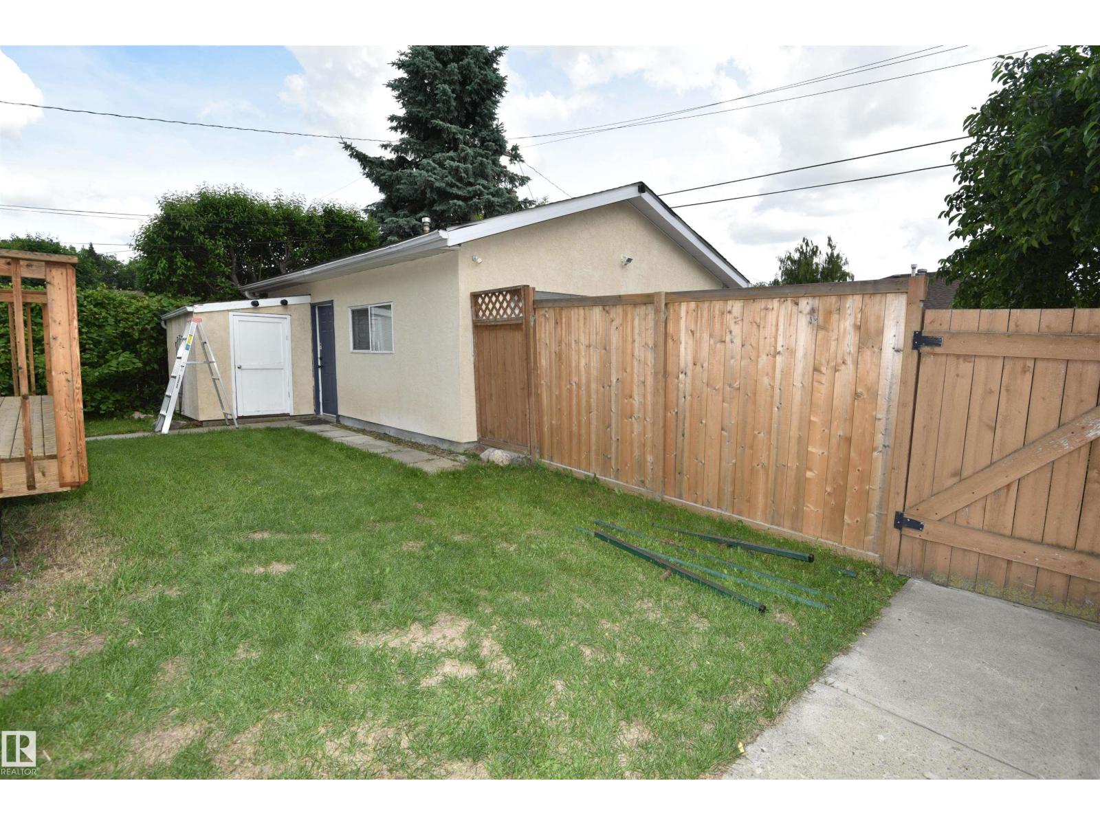 7923 94 AV NW NW - 19