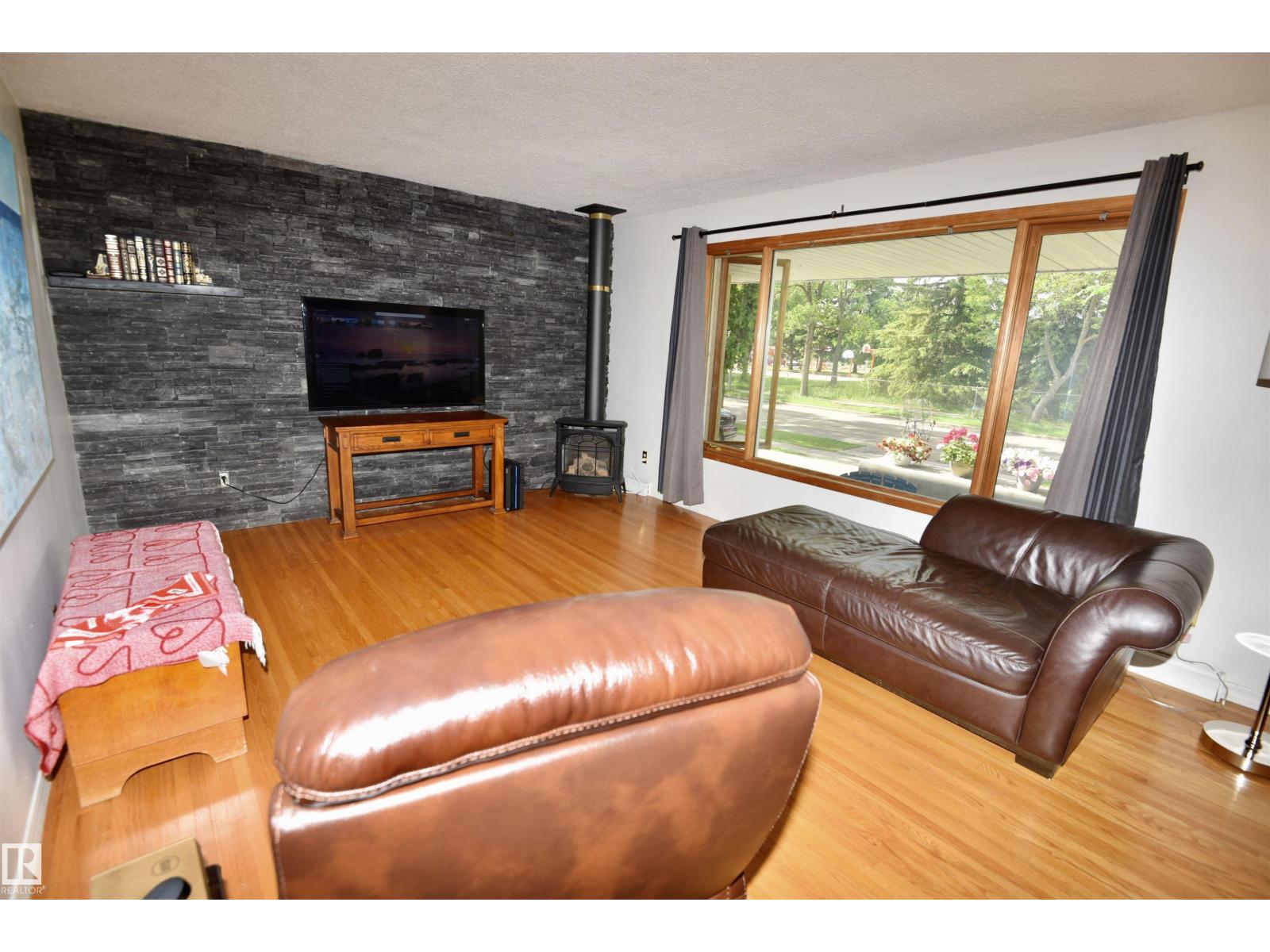 7923 94 AV NW NW - 3