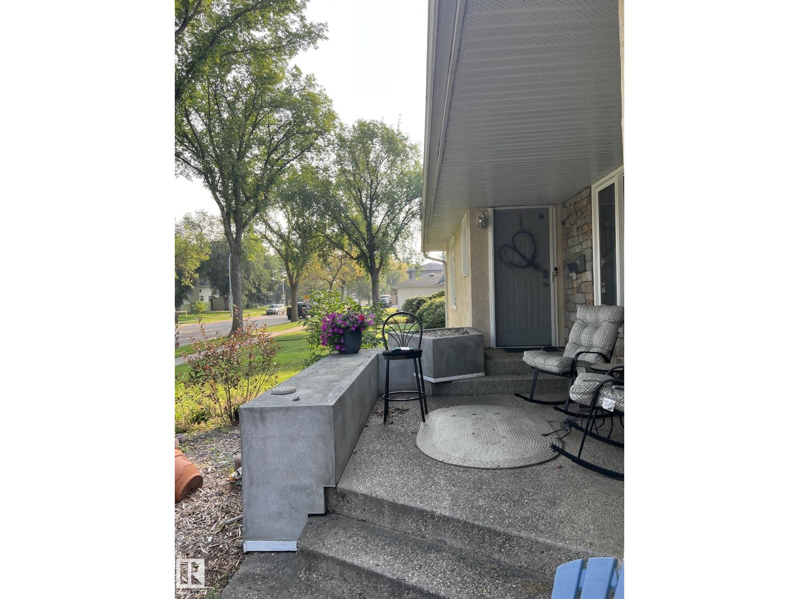 7923 94 AV NW NW - 2
