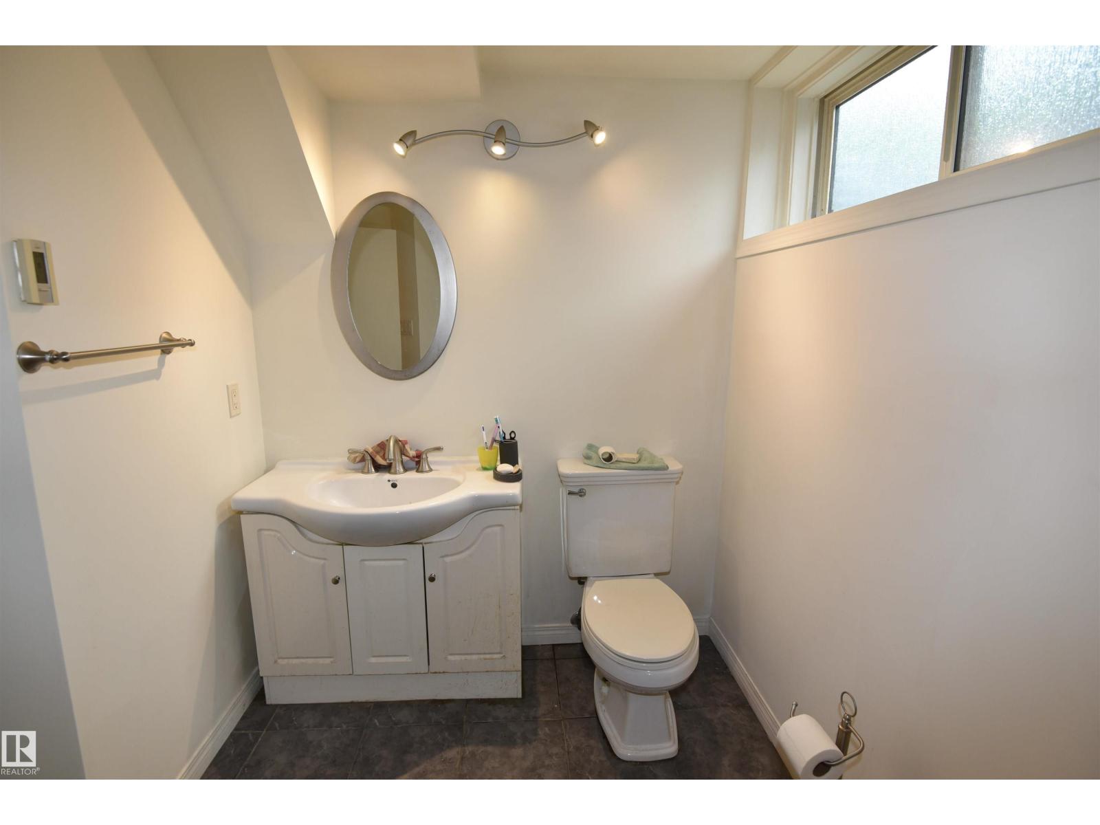 7923 94 AV NW NW - 15