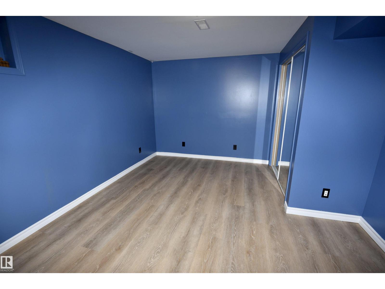 7923 94 AV NW NW - 14