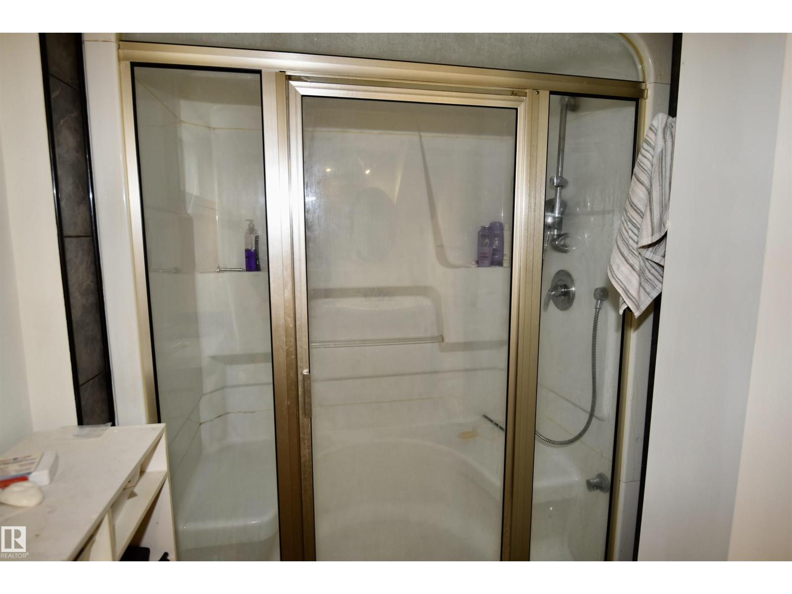 7923 94 AV NW NW - 17