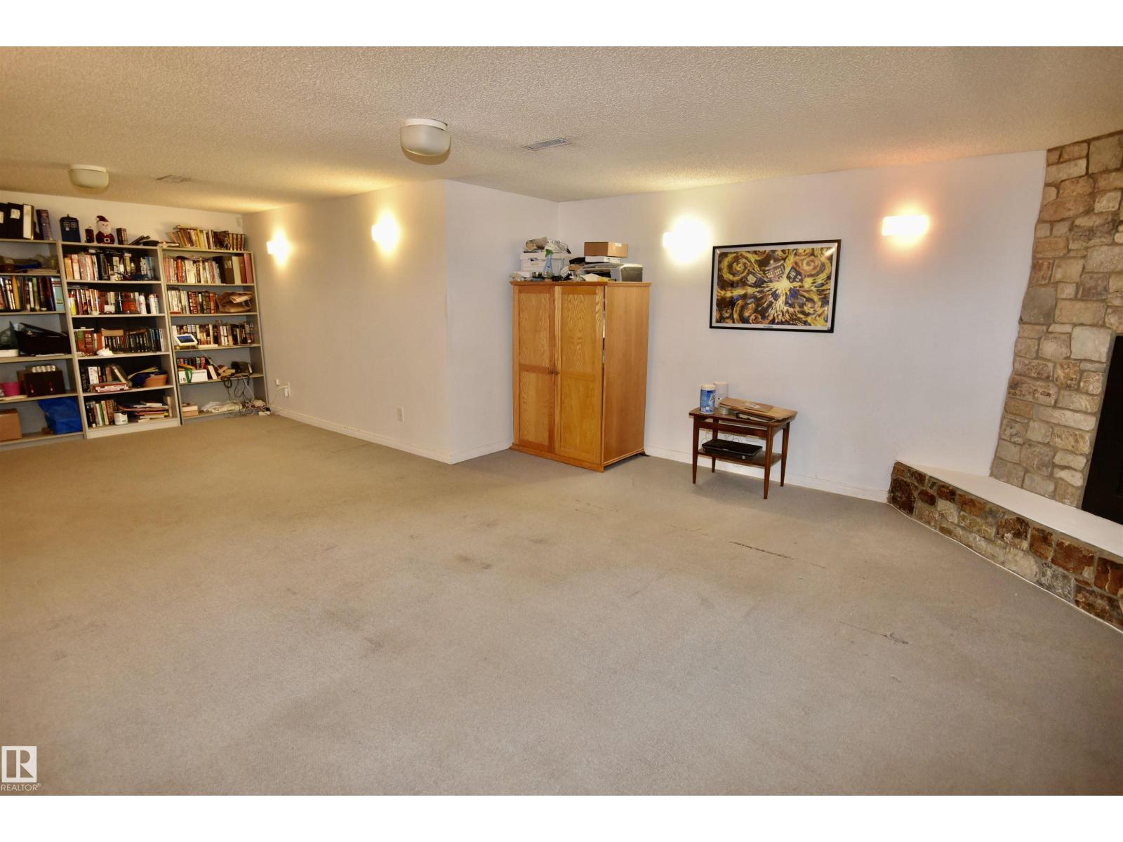 7923 94 AV NW NW - 13