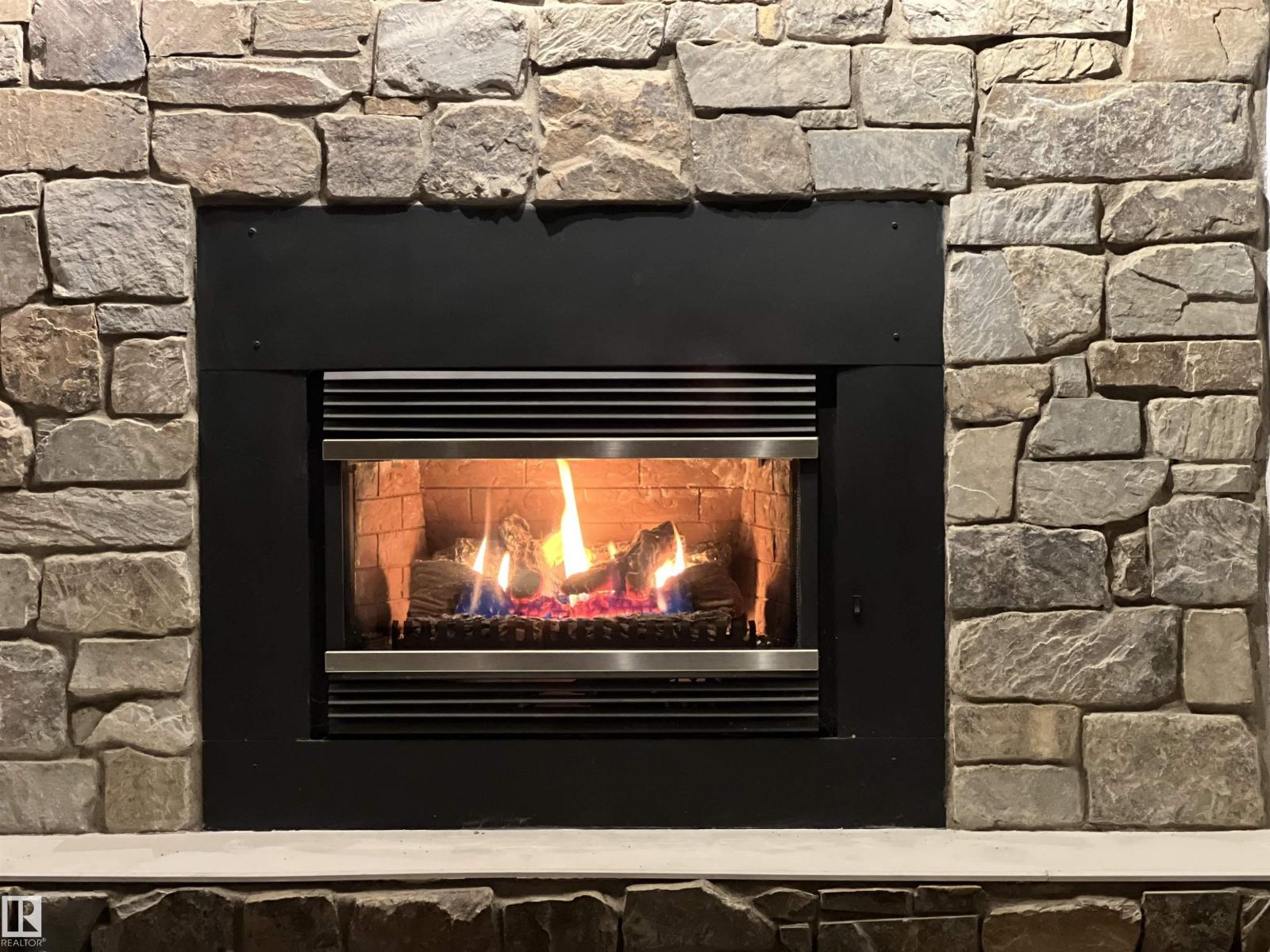 7923 94 AV NW NW - 12