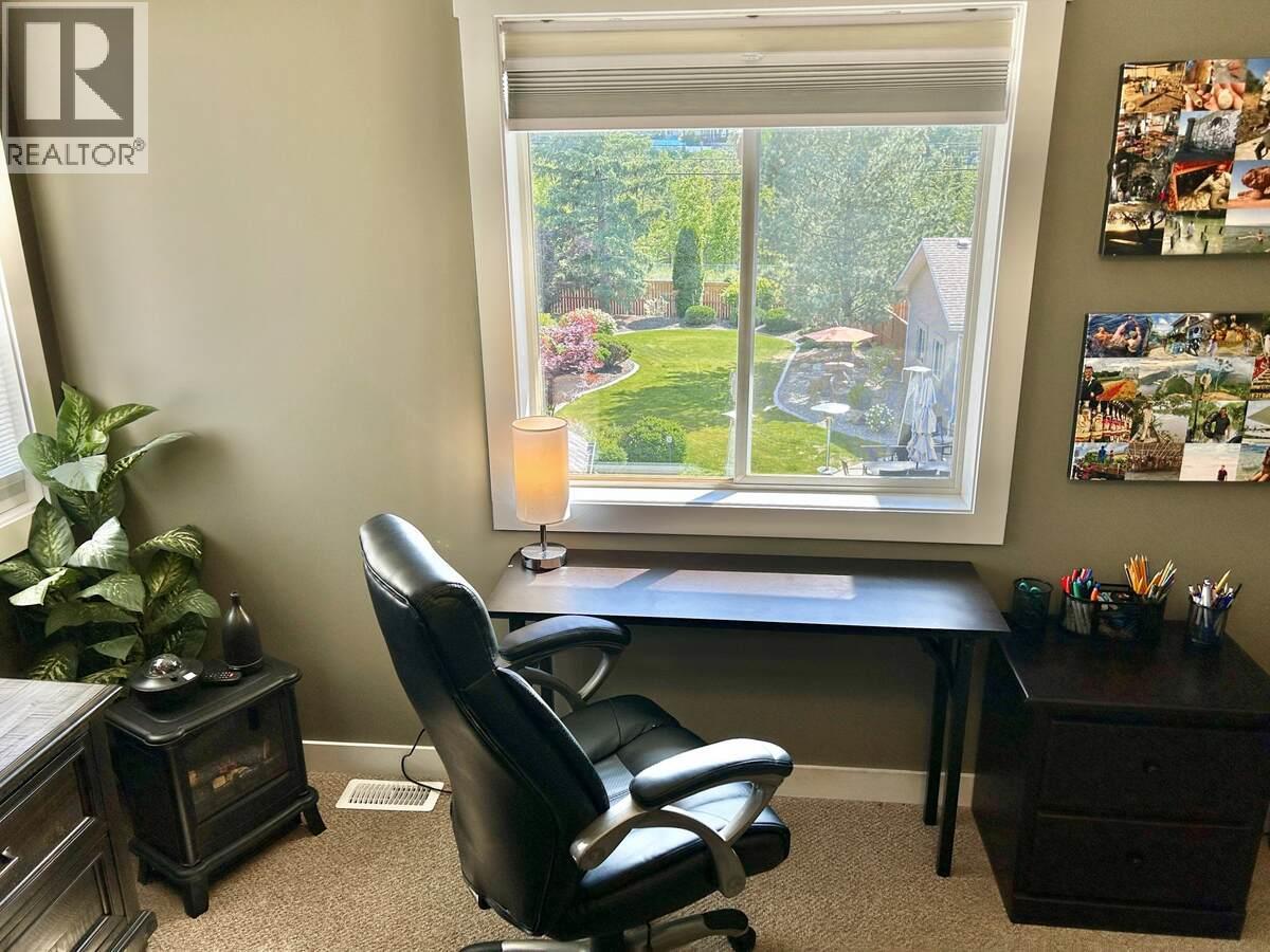 3911 Lakevale Place - 28