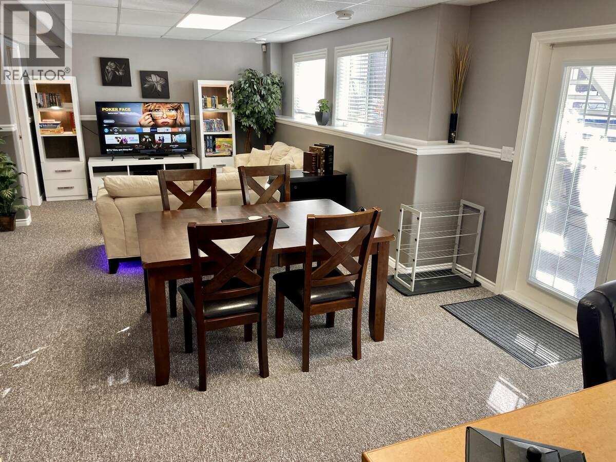 3911 Lakevale Place - 36