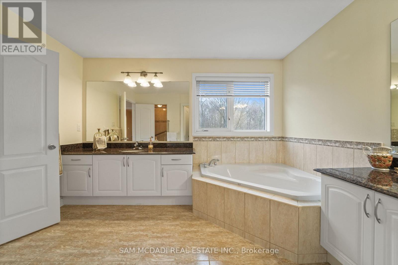 3352 ERIN CENTRE BOULEVARD - 19