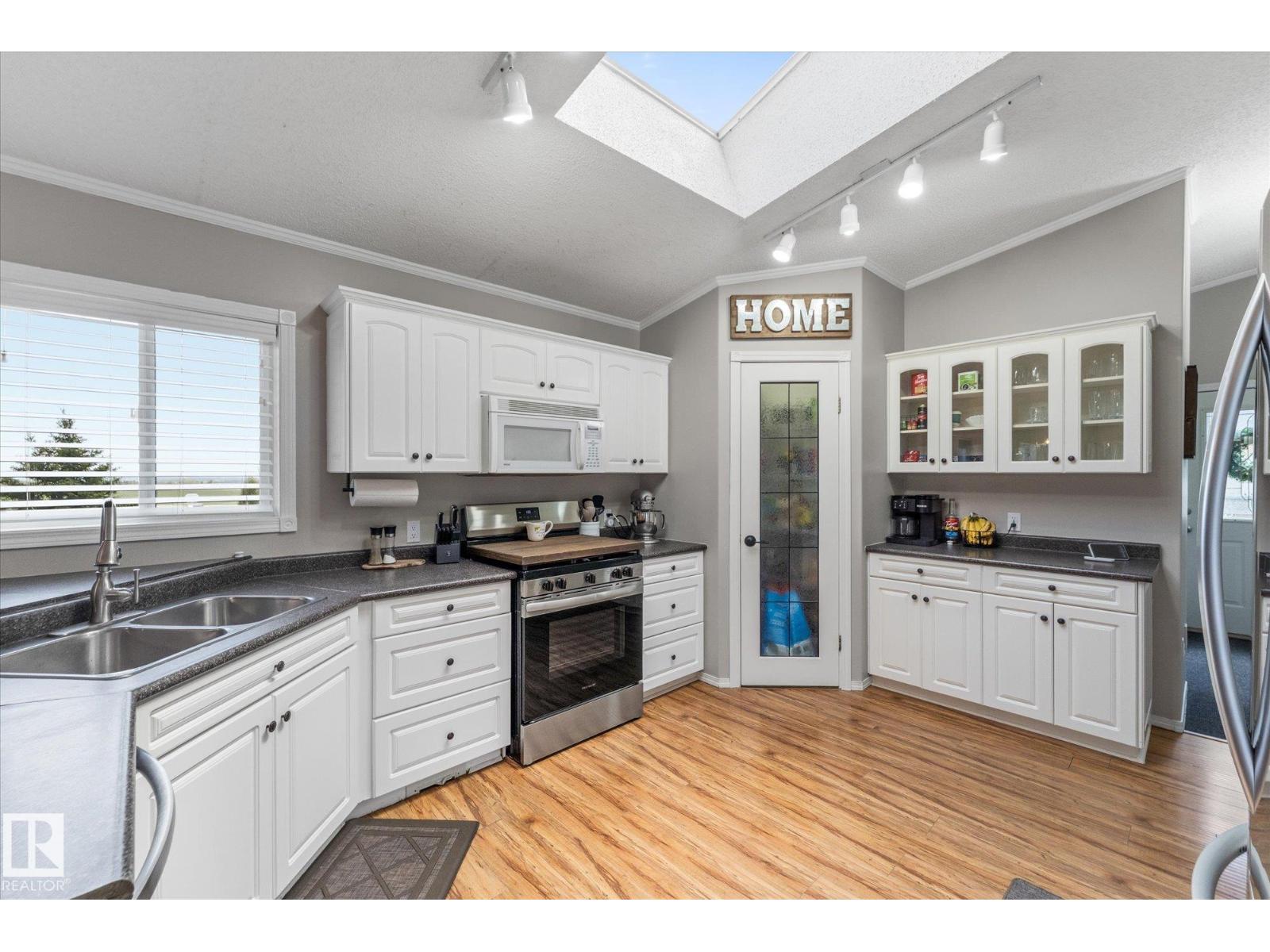 51201 RGE ROAD 73 - 11