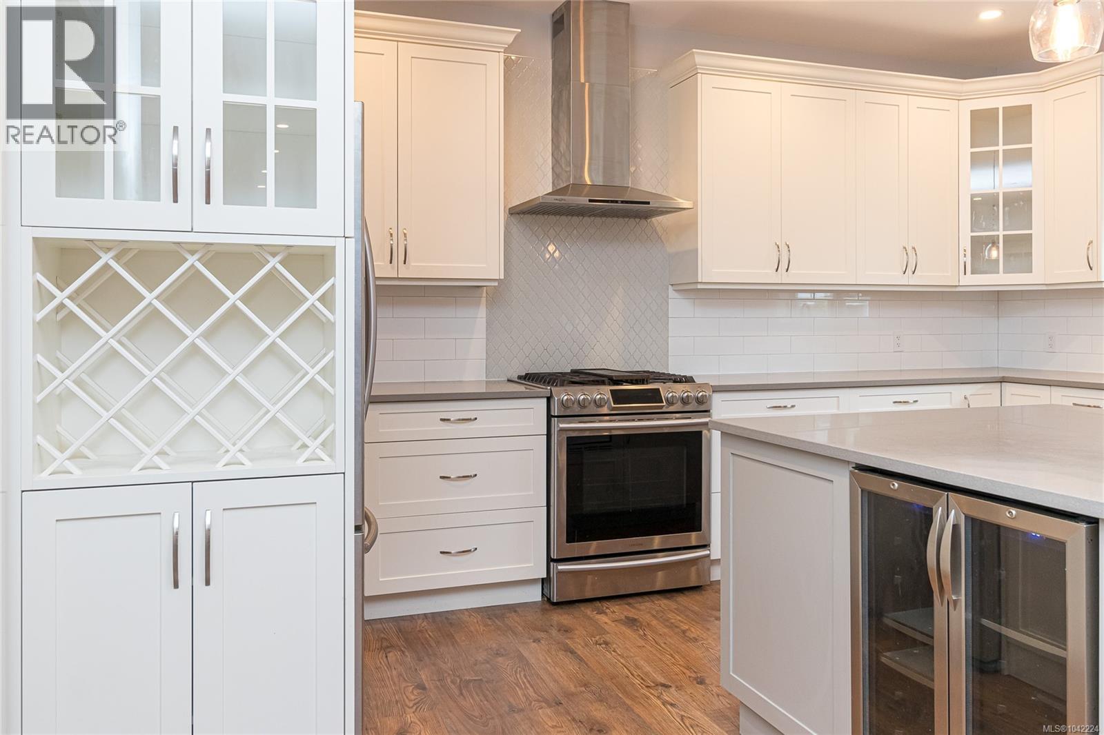 990 Ariane Gdns - 12