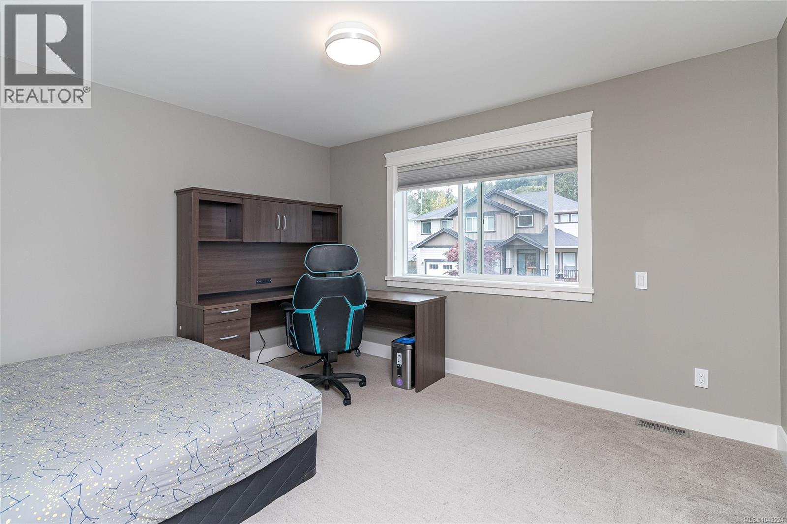 990 Ariane Gdns - 17