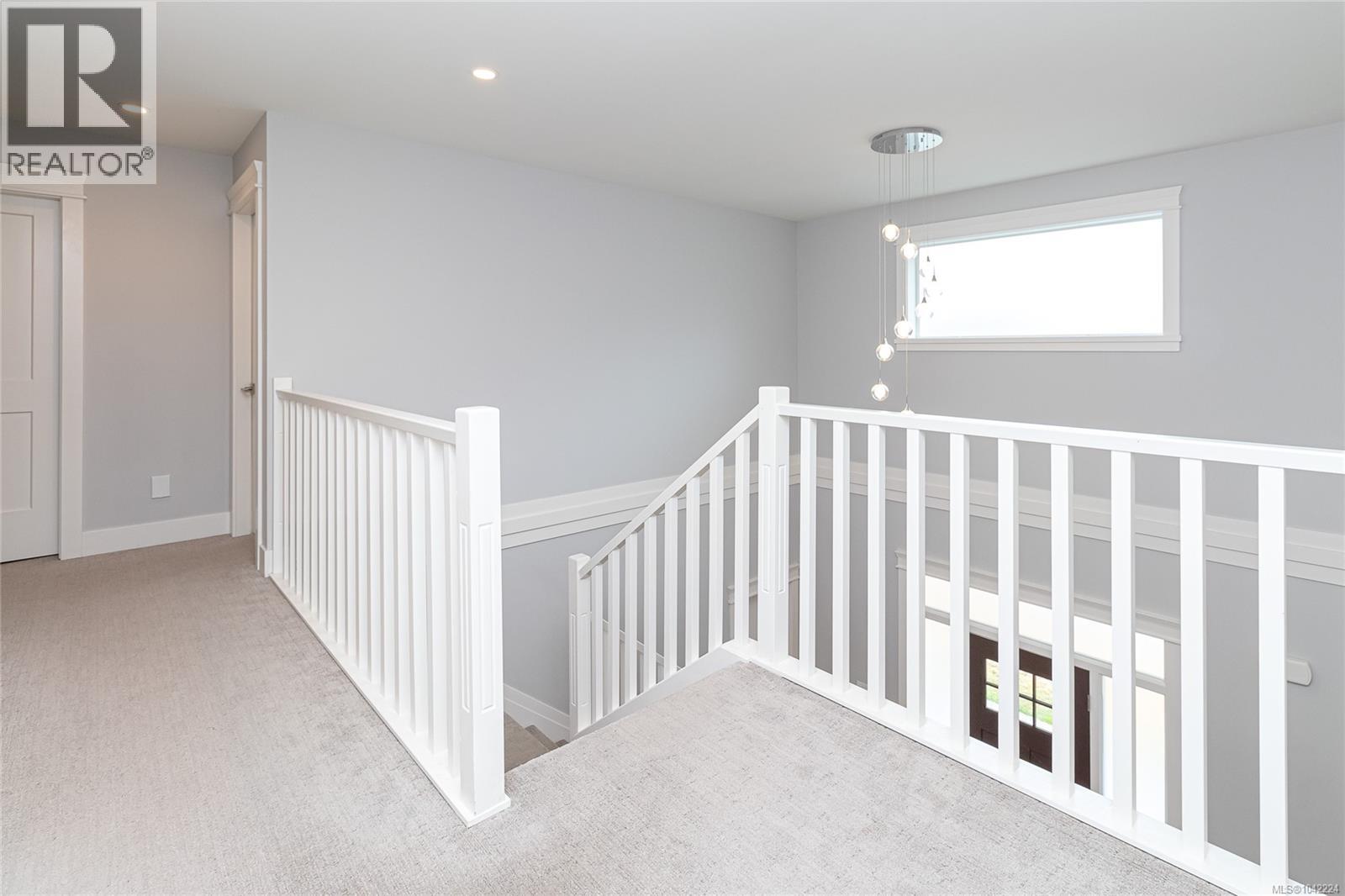 990 Ariane Gdns - 13