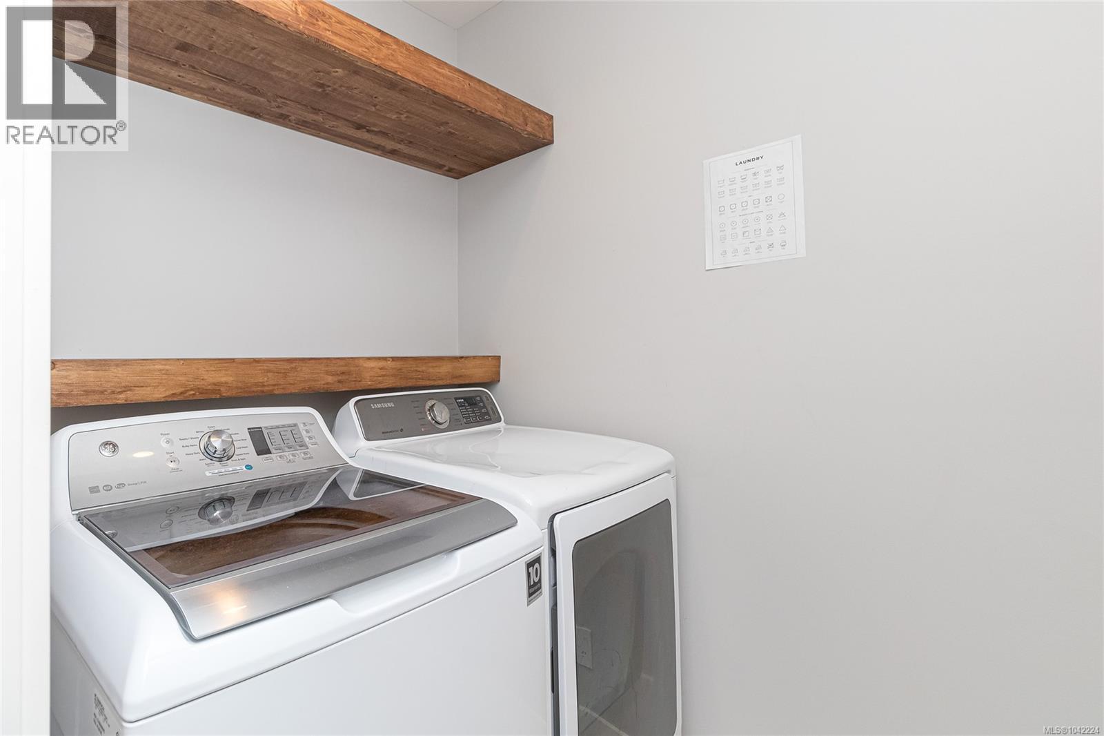 990 Ariane Gdns - 21
