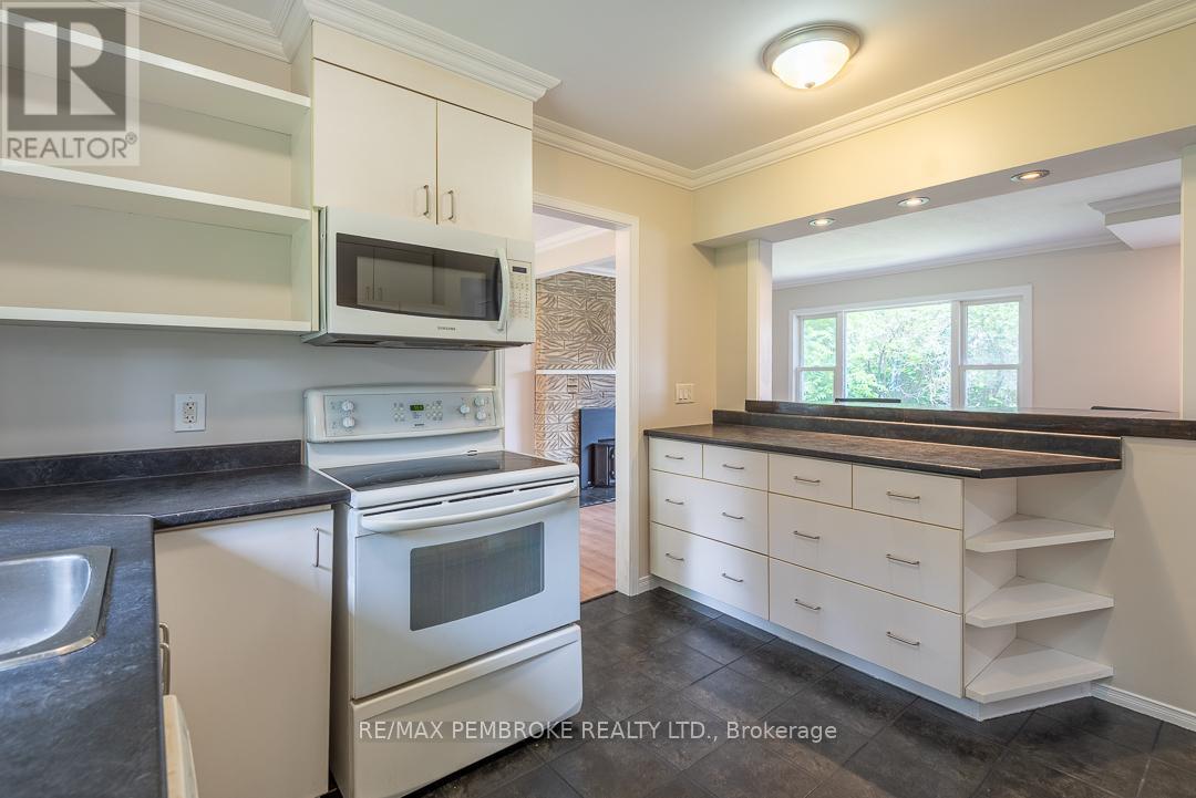 310 ESTHER STREET - 10