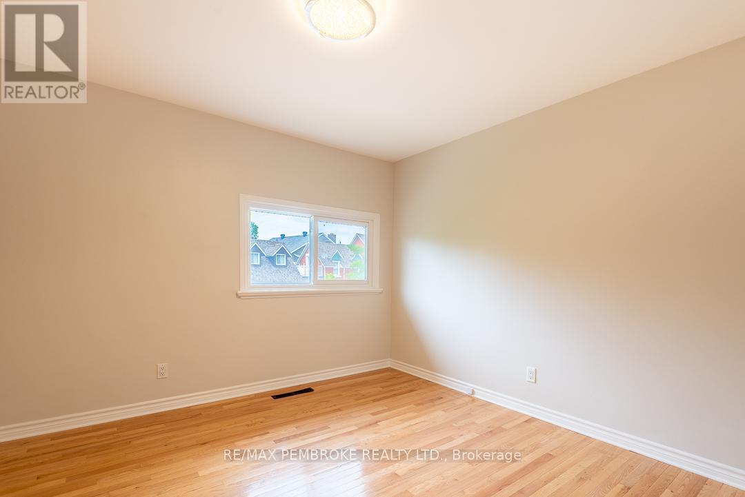 310 ESTHER STREET - 18
