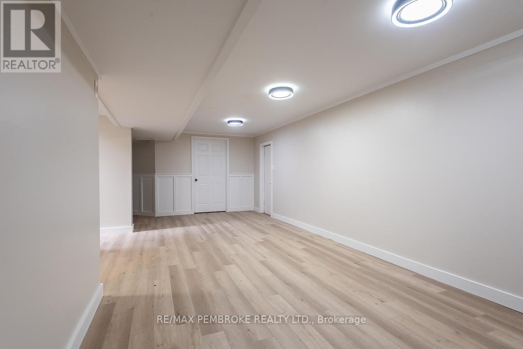 310 ESTHER STREET - 25
