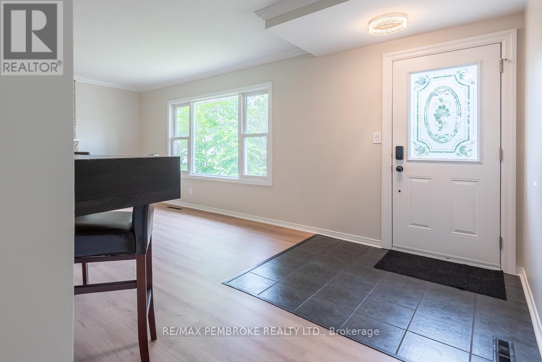 310 ESTHER STREET - 5