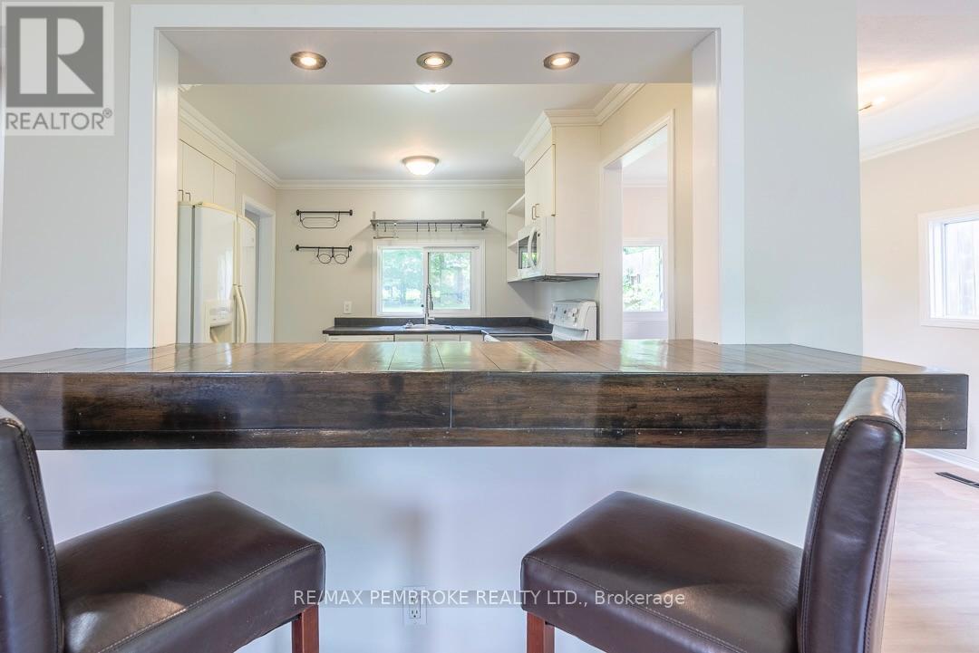 310 ESTHER STREET - 8