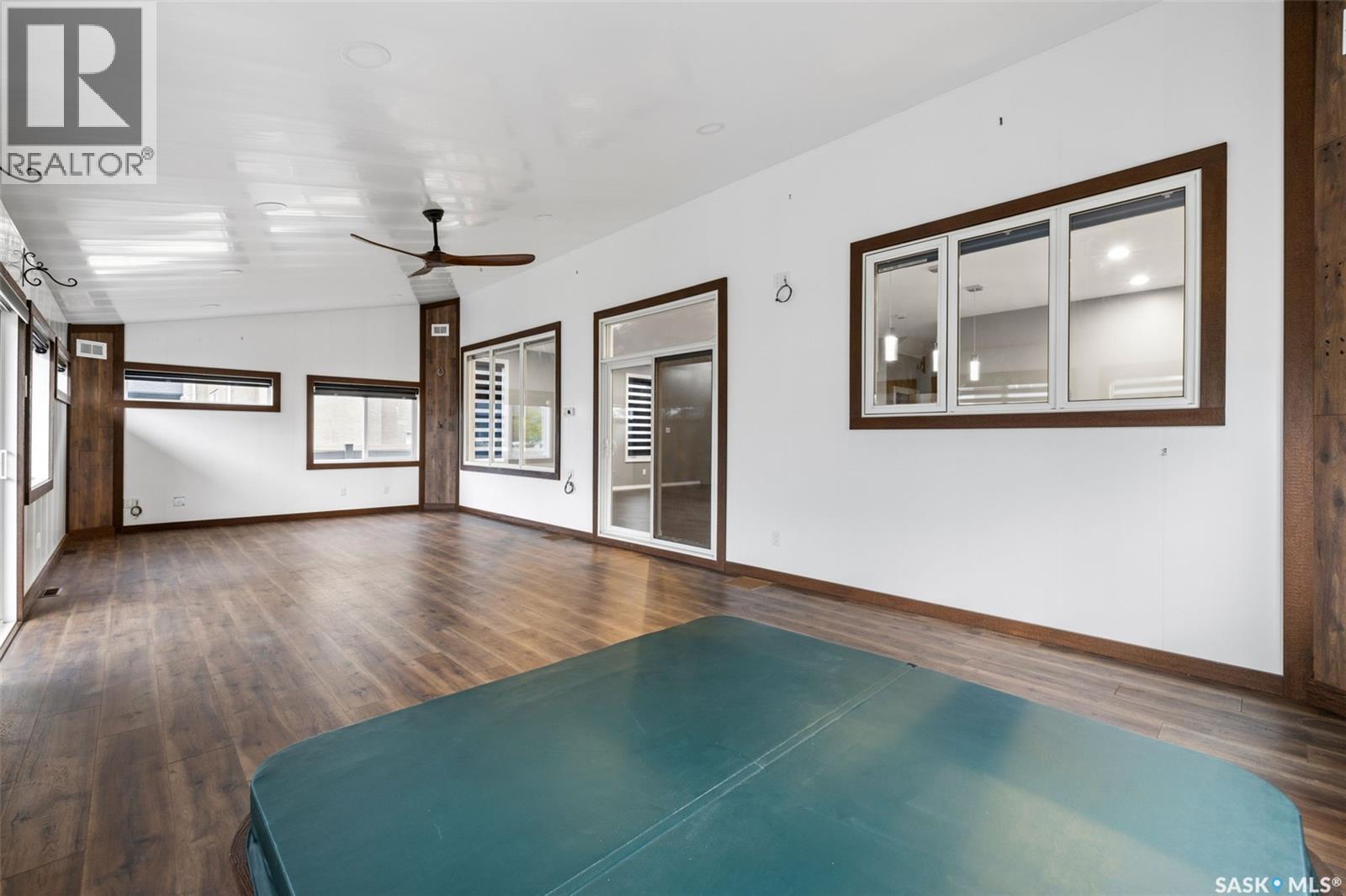 25 Hudson DRIVE - 16