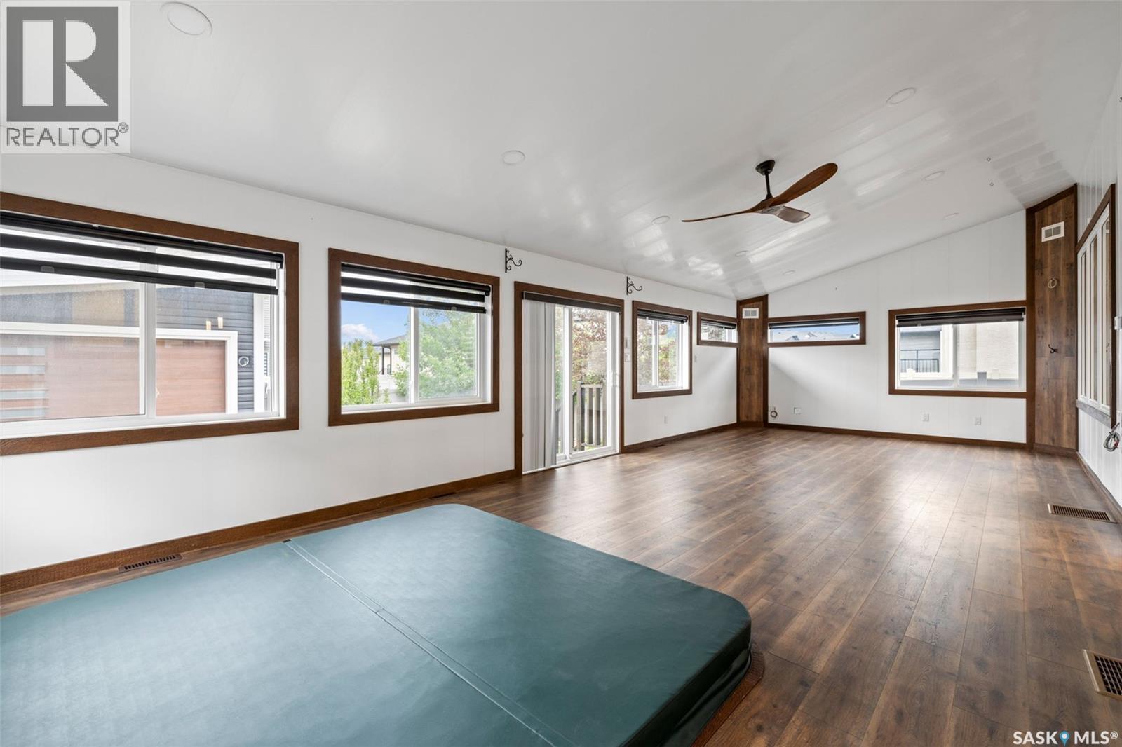 25 Hudson DRIVE - 15