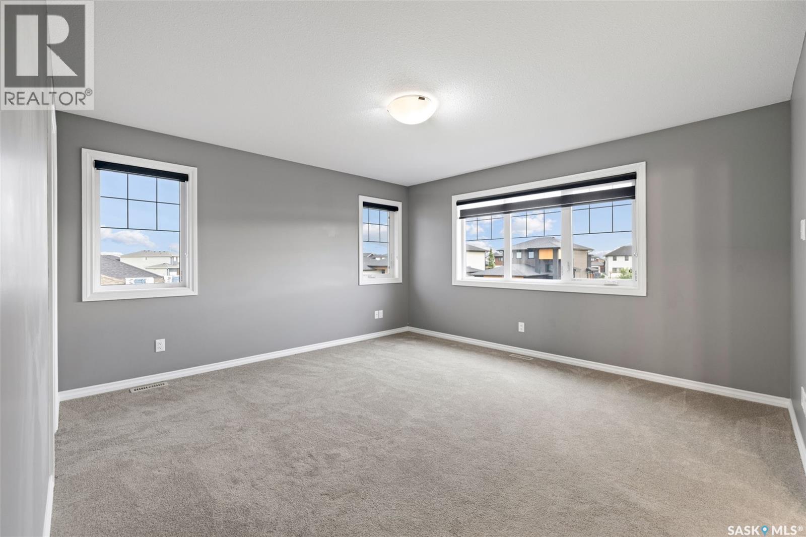 25 Hudson DRIVE - 28