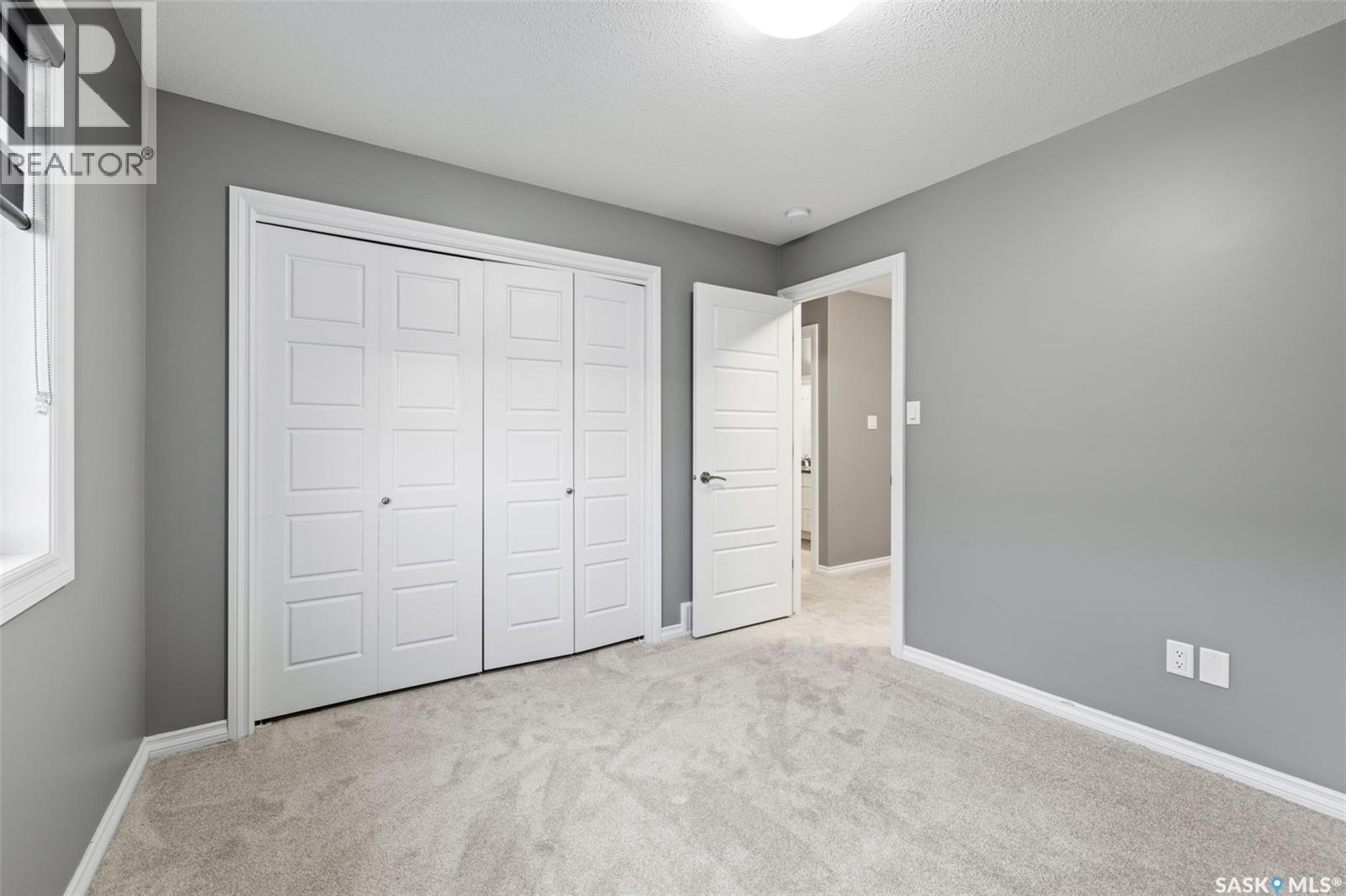 25 Hudson DRIVE - 26