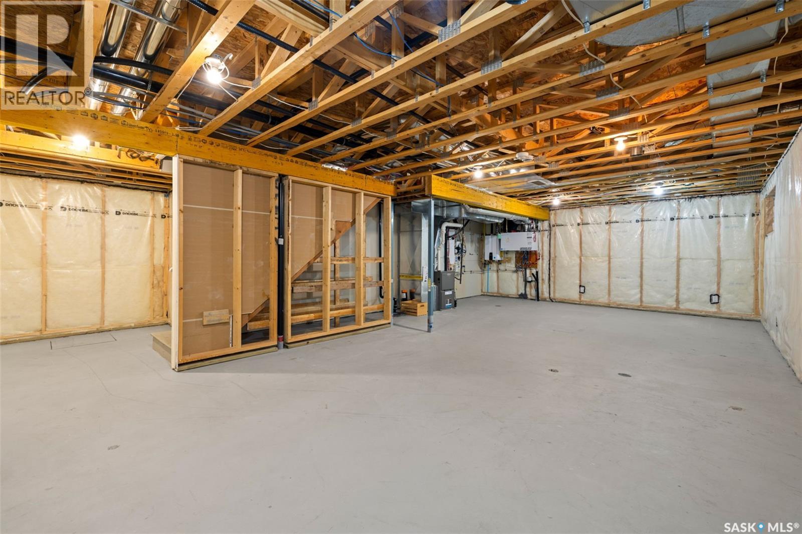25 Hudson DRIVE - 35