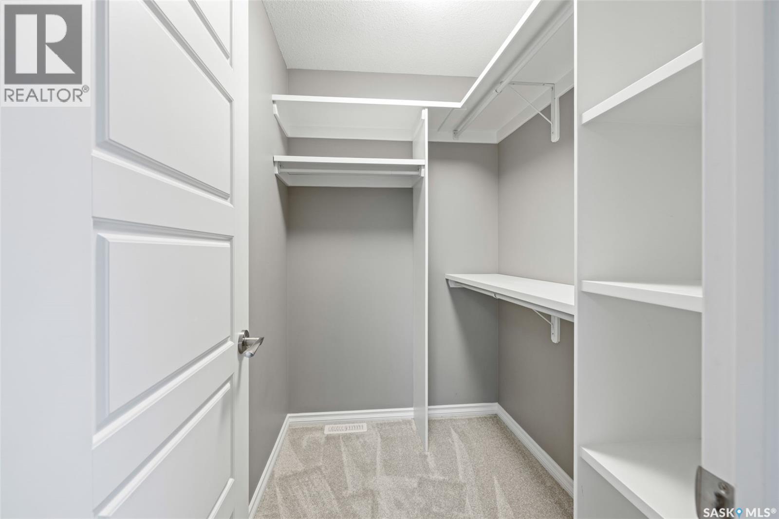 25 Hudson DRIVE - 34