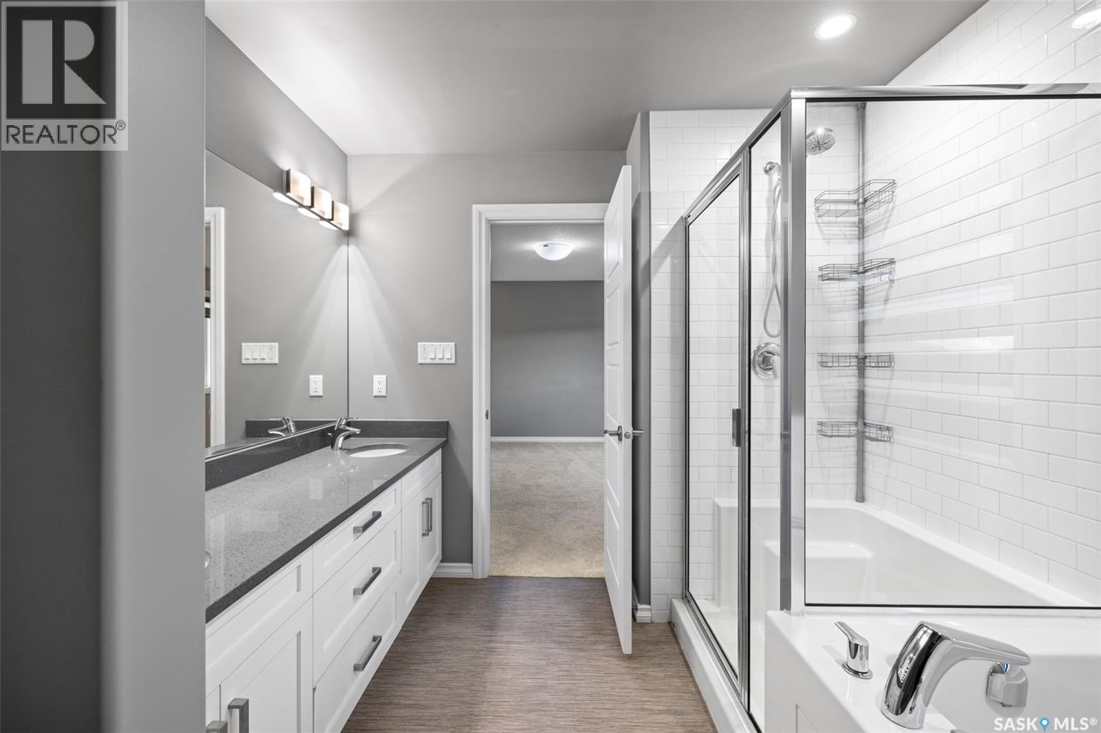 25 Hudson DRIVE - 31