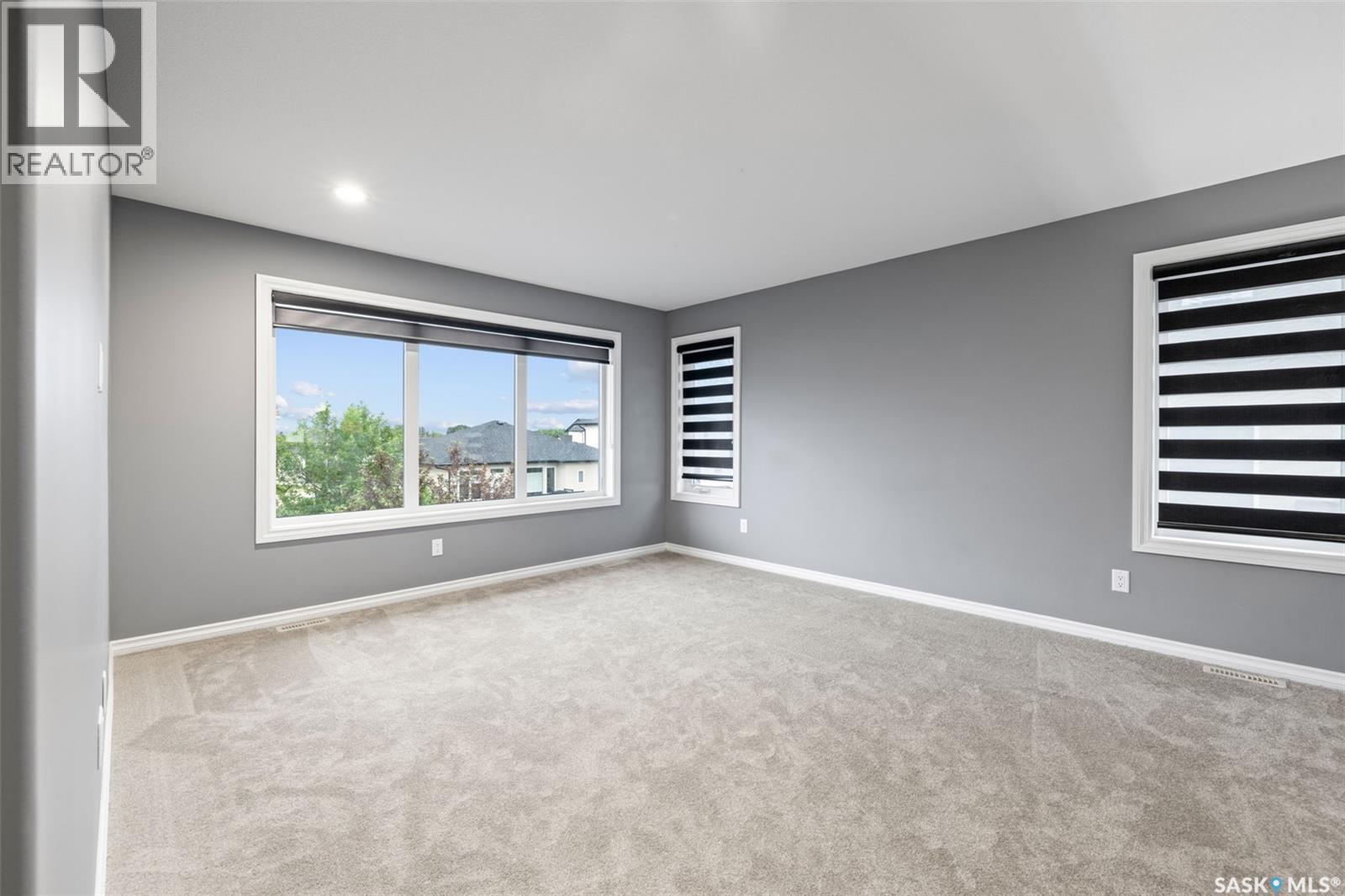 25 Hudson DRIVE - 19