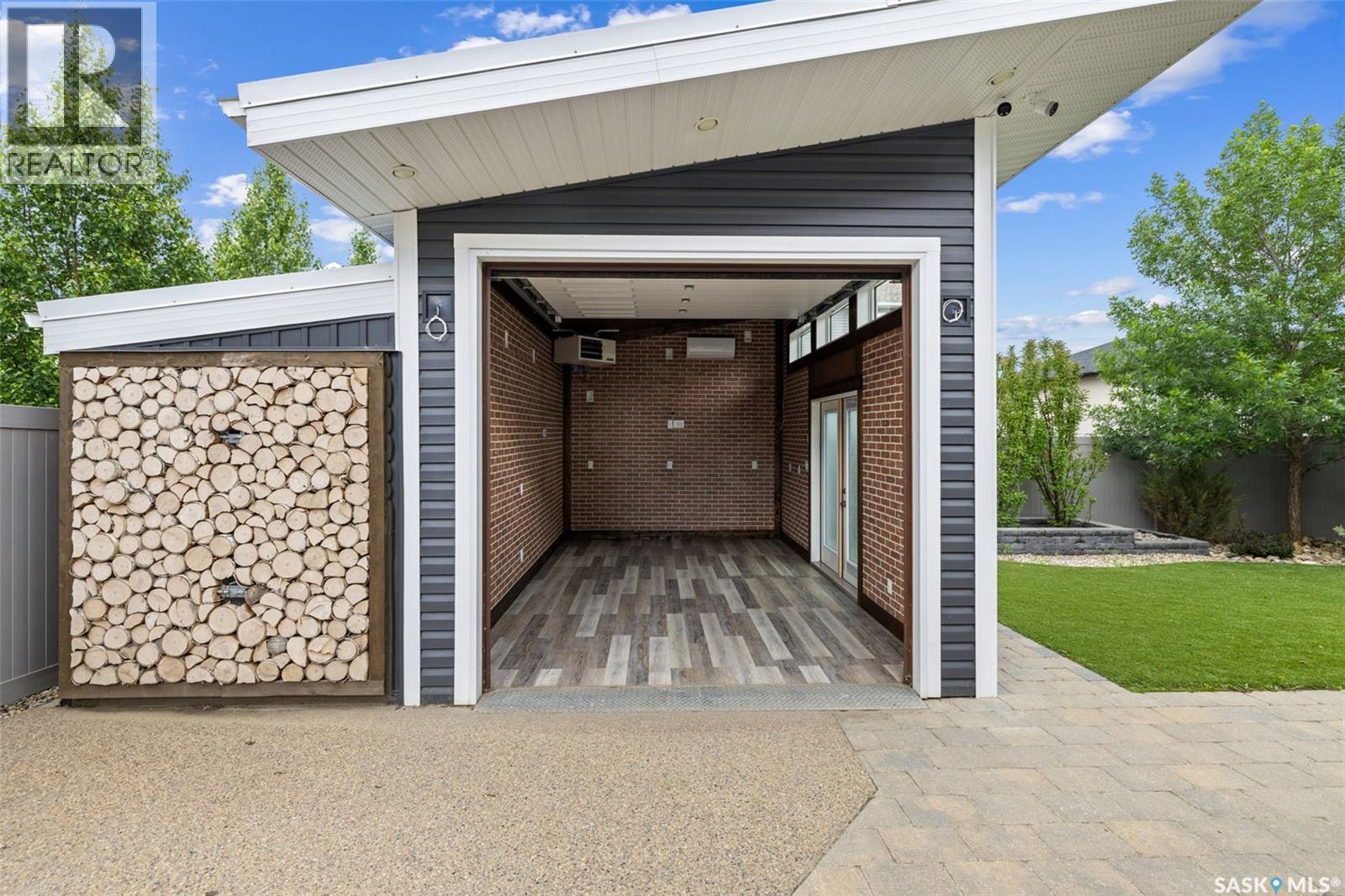 25 Hudson DRIVE - 46