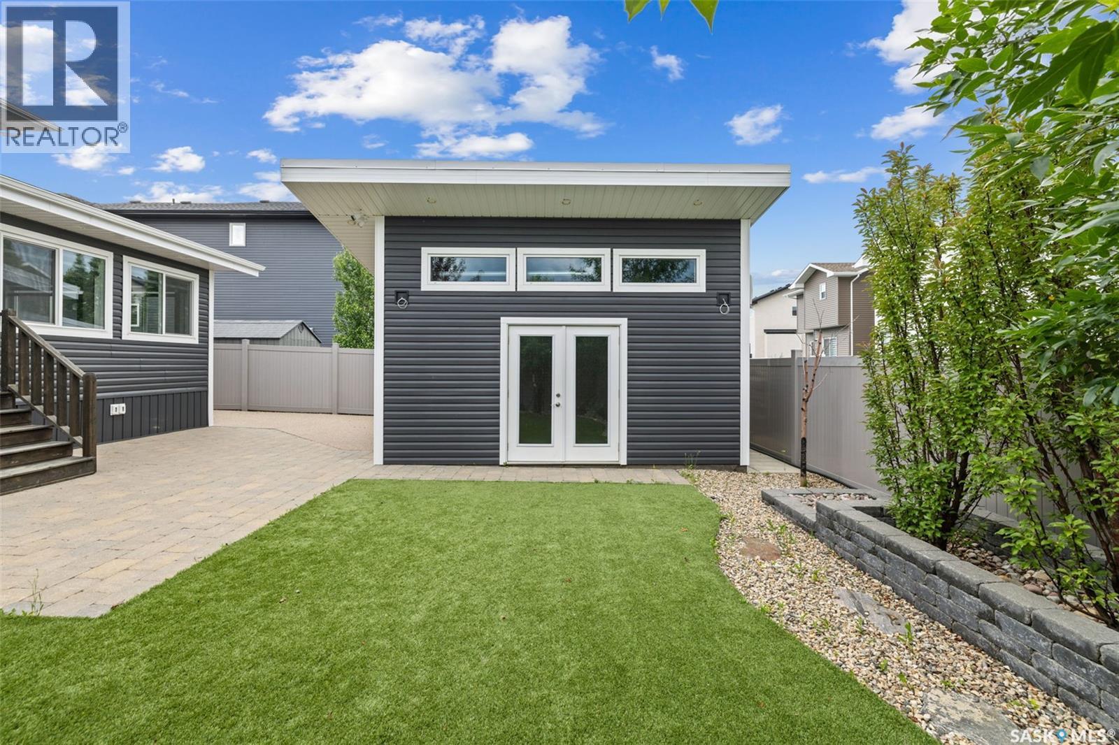 25 Hudson DRIVE - 41