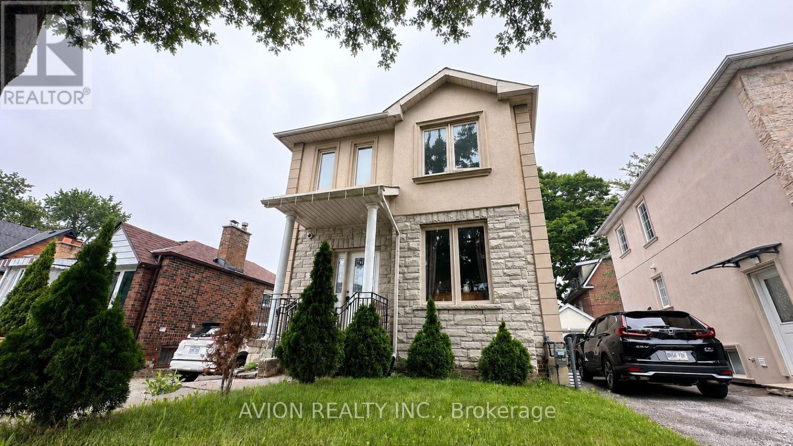 Photo of 294 Warden Avenue