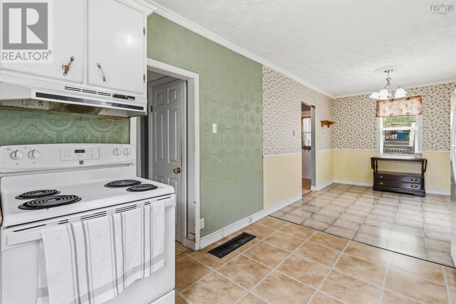 20 Acorn Road - 8